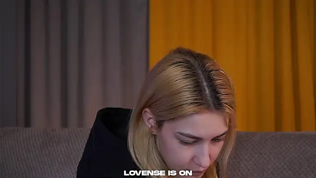 AngelicRice Adlı Modelin Canlı XXX Sohbeti