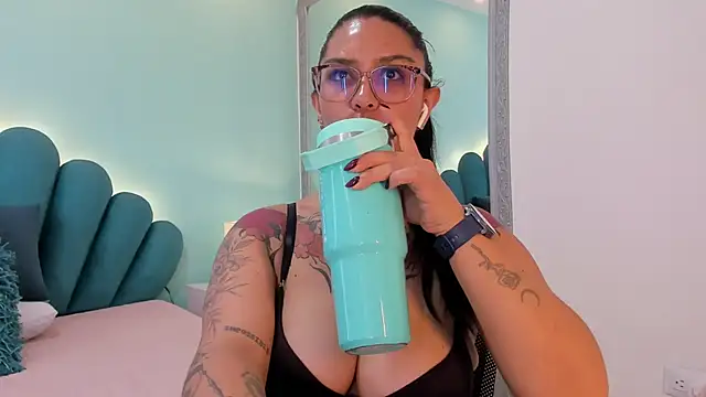 sharlott18 即時 XXX 聊天