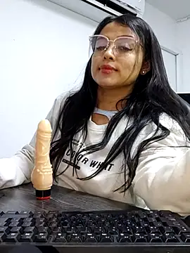 AlmaRios 现场XXX聊天