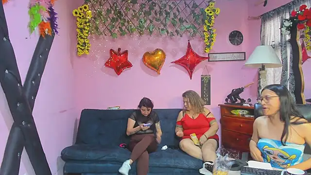 lesbiancuple webcam show