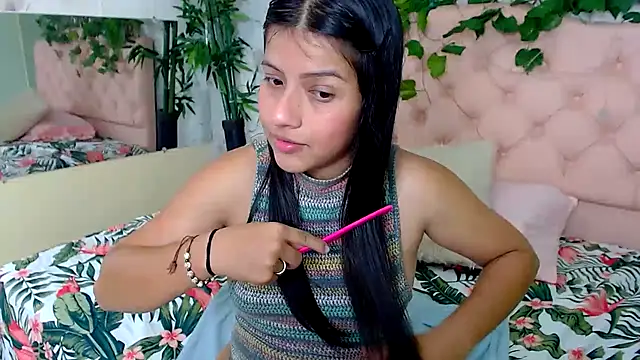 zara_cute's Live XXX Chat