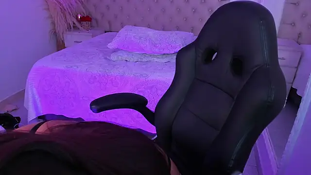 Chat XXX en directo de CarolineFyre