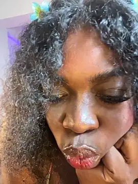 XXX chat uživo modela karinacortes