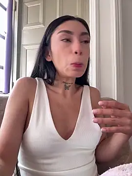 Bonny_Eva Adlı Modelin Canlı XXX Sohbeti