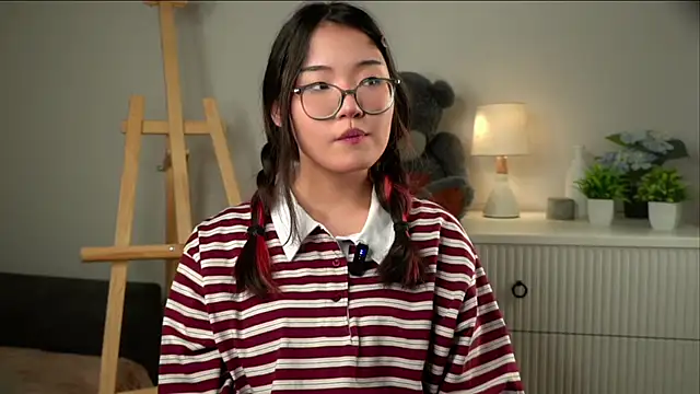 NelleMihalko Adlı Modelin Canlı XXX Sohbeti