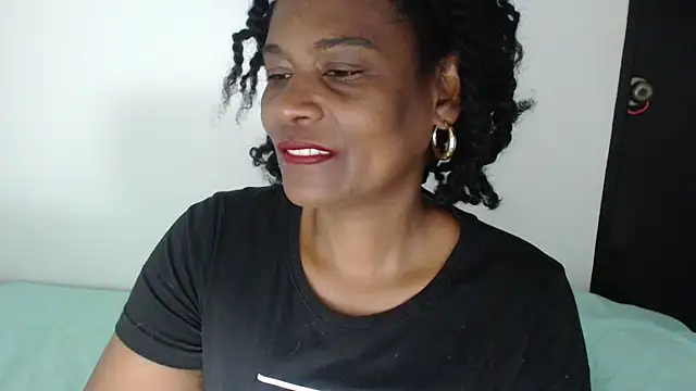 dana-black 在線直播表演