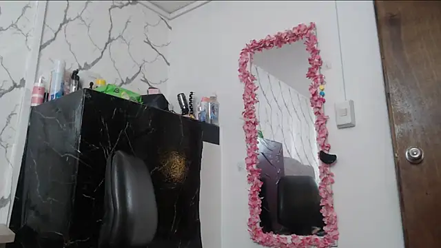 VIOLETTA-HOT's Live XXX Chat