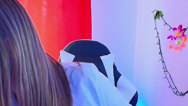 Carol_Miss2 Adlı Modelin Canlı XXX Sohbeti