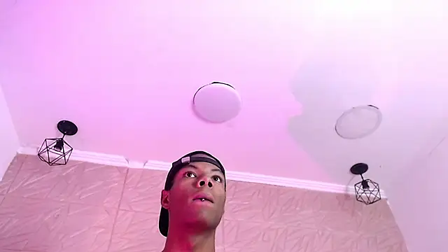 Santiago_Ortiz_: διαδικτυακό σόου στην κάμερα