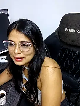 AlmaRiosのライブXXXチャット