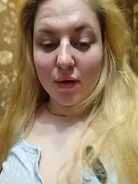 Онлайн чат XXX LianaJu