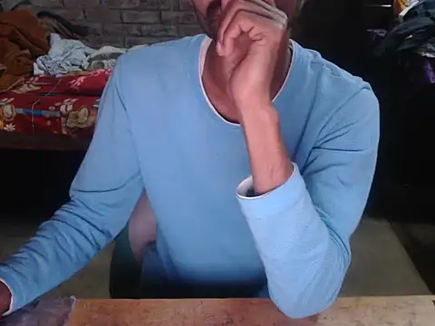 ThethunderPo élő XXX-chatje