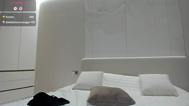 JenniferQueen11: онлайн-секс-чат