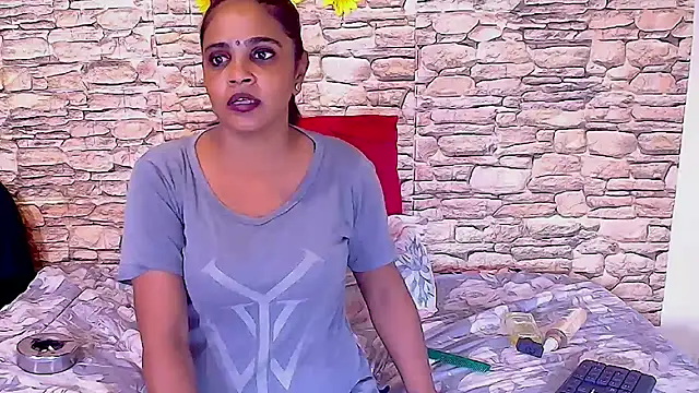 Chatroom XXX en direct de Luciousindian69