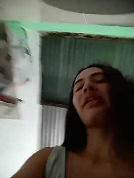 -Nicol: διαδικτυακό σόου στην κάμερα