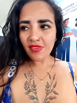 Chatroom XXX en direct de MAYE__13