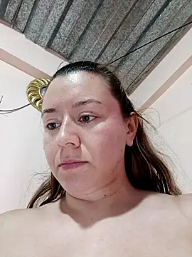 Chatroom XXX en direct de Hannah-colx