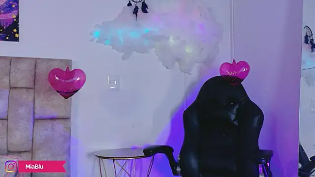 MiiaBlumm_'s Live XXX Chat