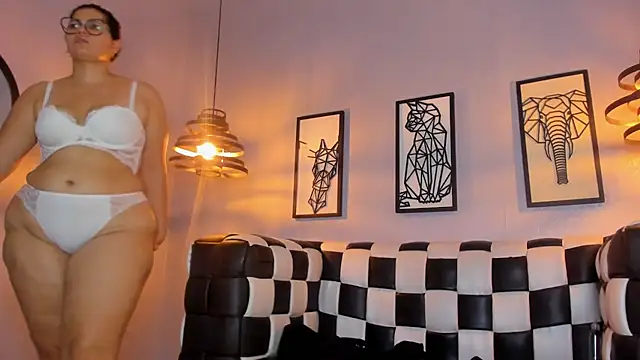 Mia_Curvyy Adlı Modelin Canlı XXX Sohbeti