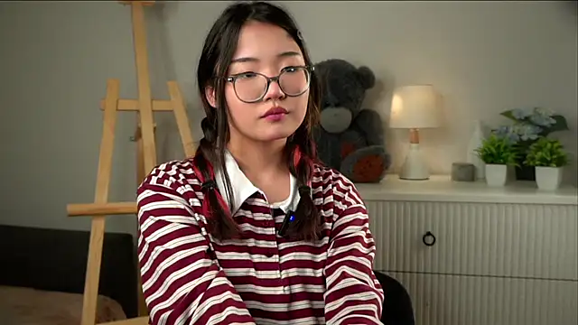 NelleMihalko's Live XXX Chat