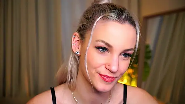 Chat XXX ao vivo de FieryFelinee