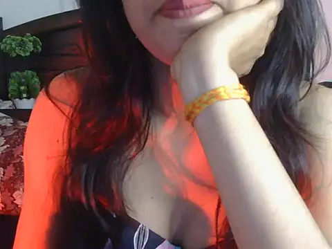 miss_ragni: διαδικτυακό σόου στην κάμερα