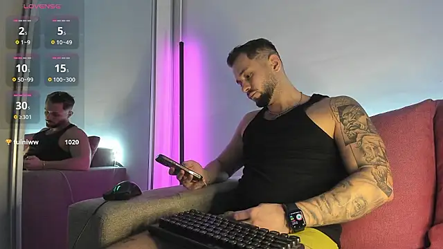 nicholasX1's Live XXX Chat