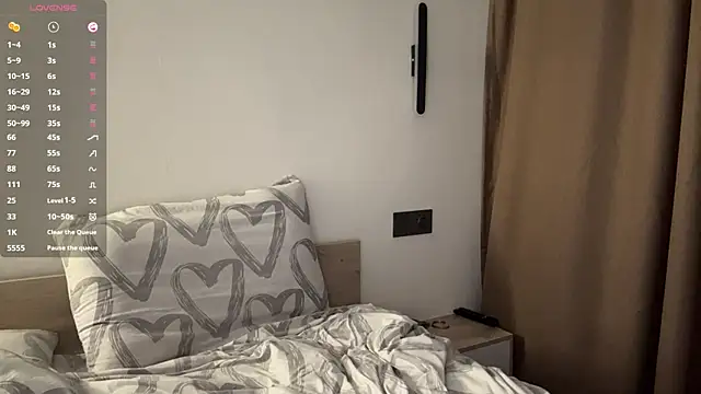 Ur_neighbor_Kira Chat XXX in diretta