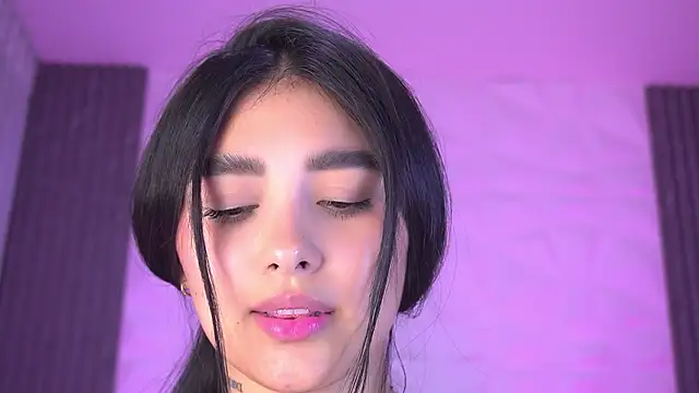 katy_rioss Adlı Modelin Canlı XXX Sohbeti