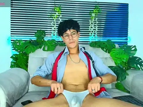 ThiiagoSaeenz – Naživo XXX chat