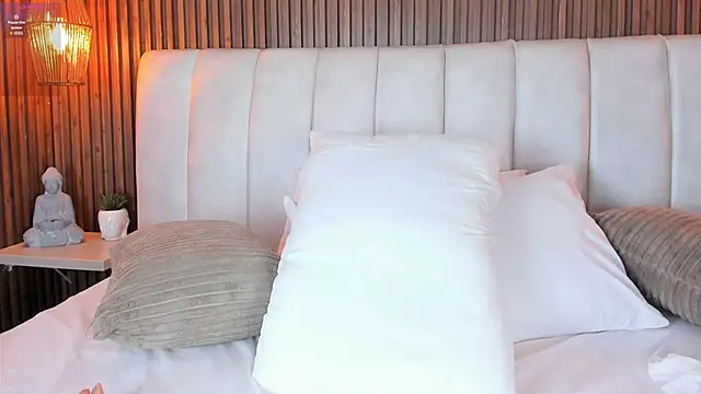 LisaLain's Live XXX Chat