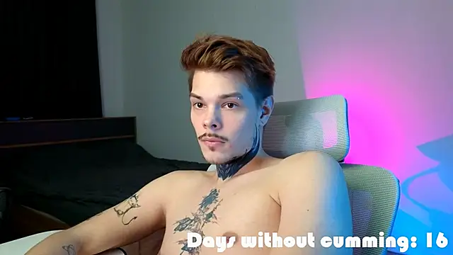 Show modela DENIS_HERE na web-kameri