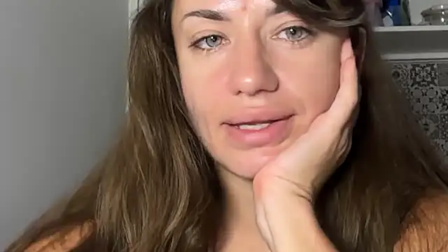 Roriann Live XXX-Chat