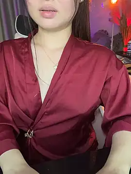 -LaZy- 在線直播表演