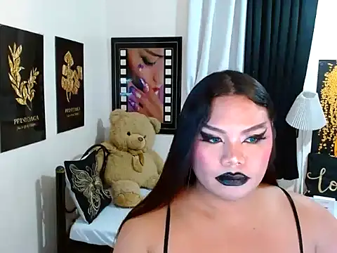 TSbrianaHugeCockのライブXXXチャット