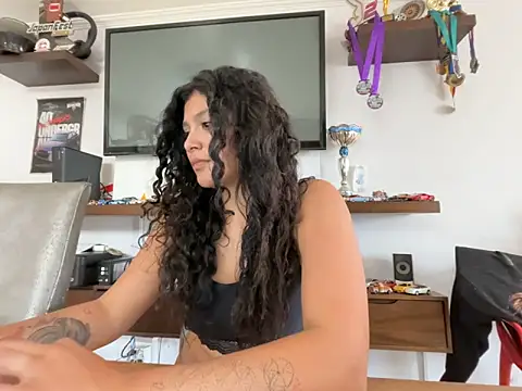 kinky_mila@xh 라이브 XXX 채팅