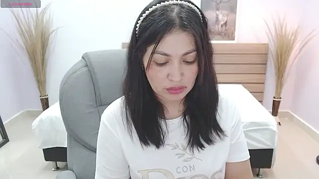 Онлайн чат XXX sophia_hadid