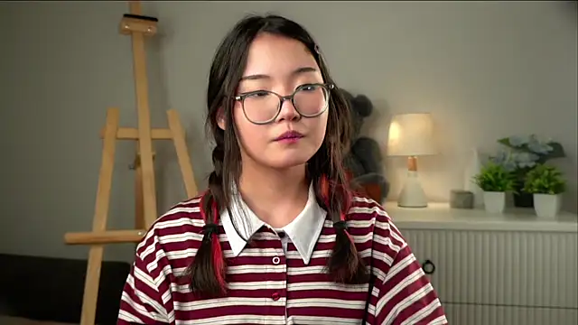 NelleMihalko Adlı Modelin Canlı XXX Sohbeti