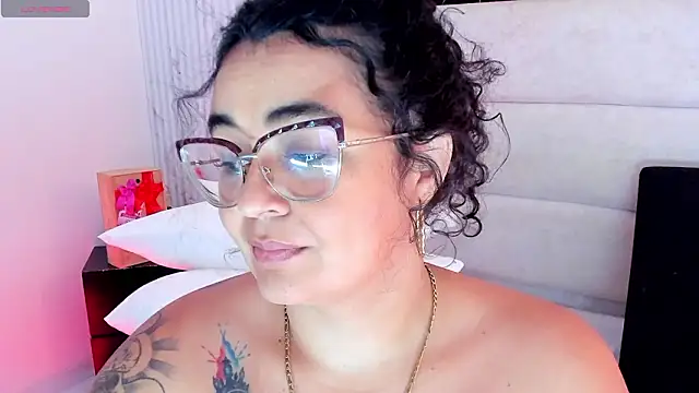 Reginavegaa's Webcam Show