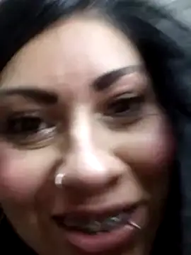 Tania_mature élő XXX-chatje