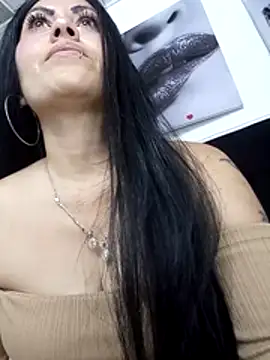 Tania_mature élő XXX-chatje