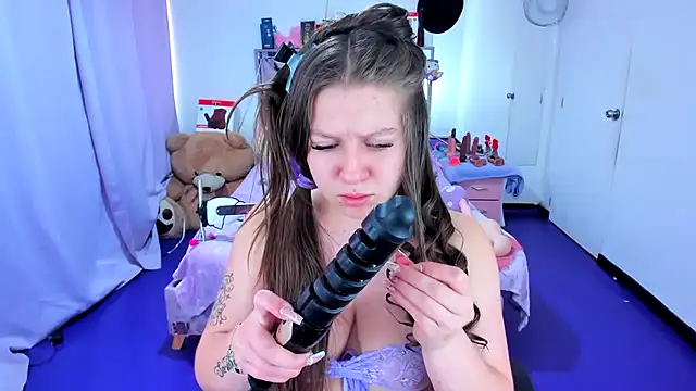 Chatroom XXX en direct de Luna_Analya