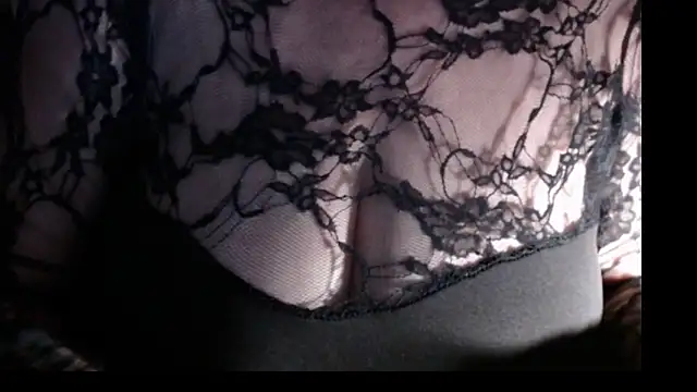 Chatroom XXX en direct de ina_tits