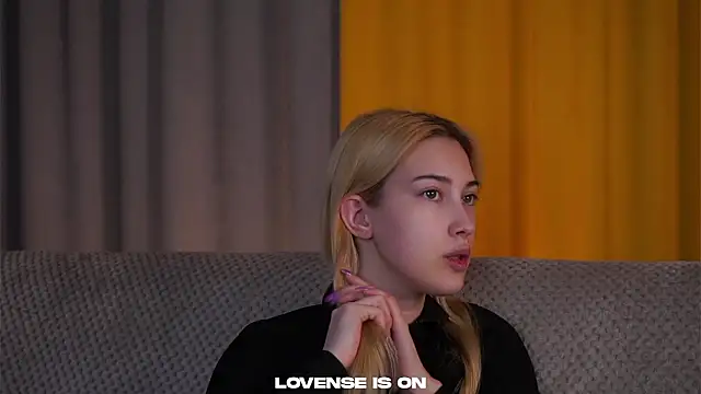 AngelicRice Adlı Modelin Canlı XXX Sohbeti