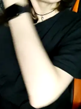 Chat XXX en directo de Aashikalaa