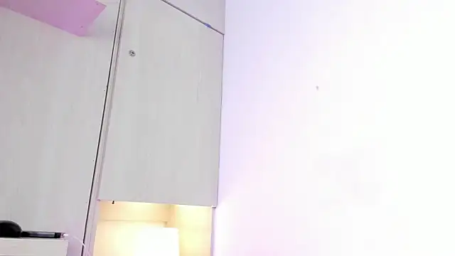 Stefannyevans_ লাইভ XXX চ্যাট