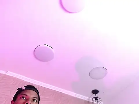 Chat XXX ao vivo de Santiago_Ortiz_