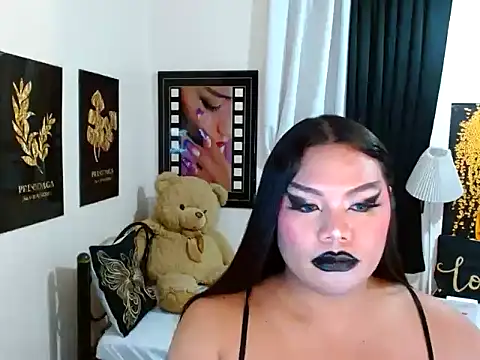 TSbrianaHugeCock's Live XXX Chat