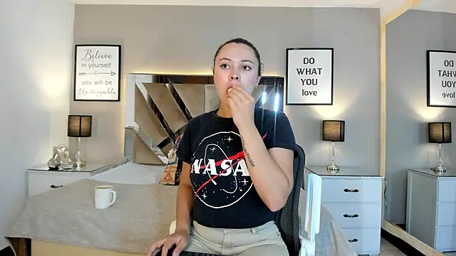 cellestehot Chat XXX live