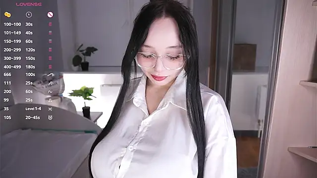 Chat +18 de HannaHayles ao vivo